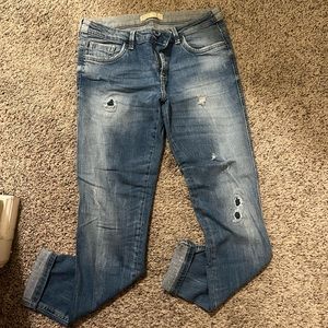 Zara slight distressed straight leg jean